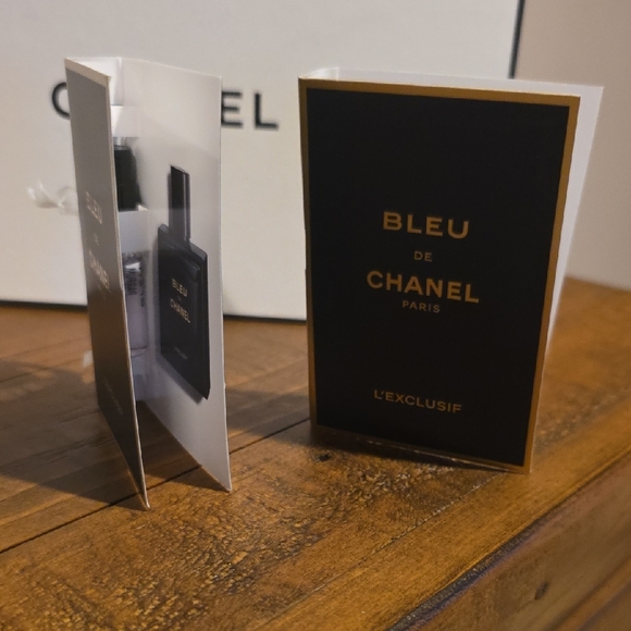 CHANEL Skincare Sample Set - Picture 14 of 15